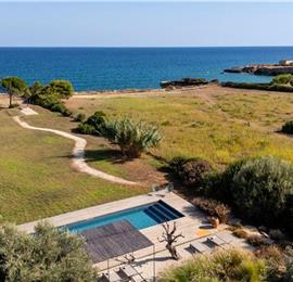 6 bedroom villa with pool and sea views near Noto, Sicily, sleeps 12